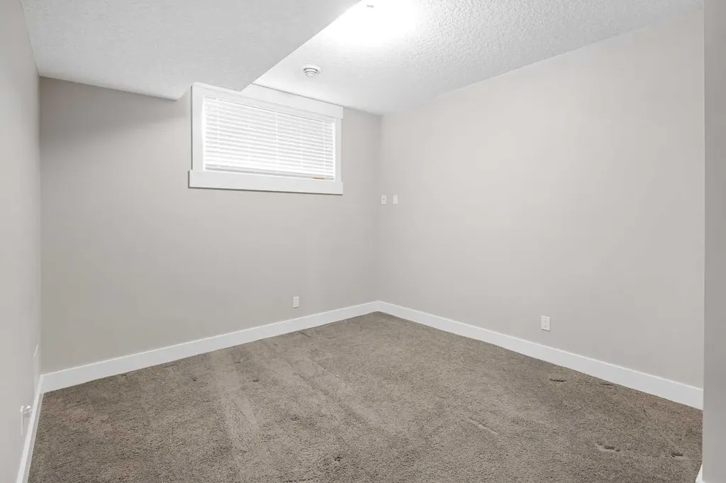 45 Rockcliff Heights NW Calgary AB T3G 0C7