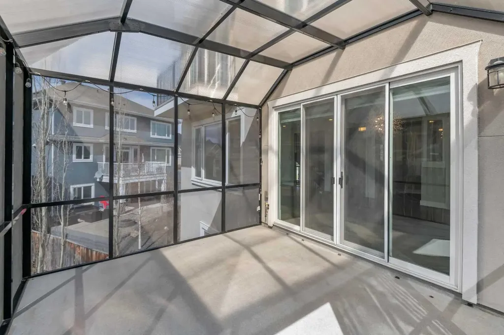 45 Rockcliff Heights NW Calgary AB T3G 0C7
