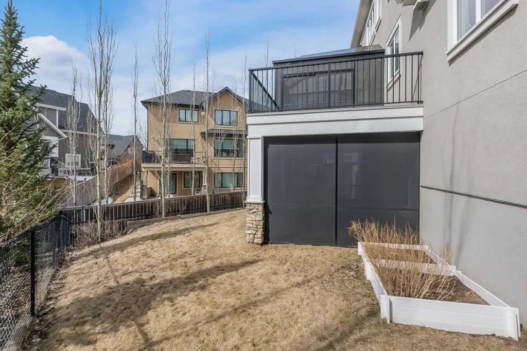 45 Rockcliff Heights NW Calgary AB T3G 0C7