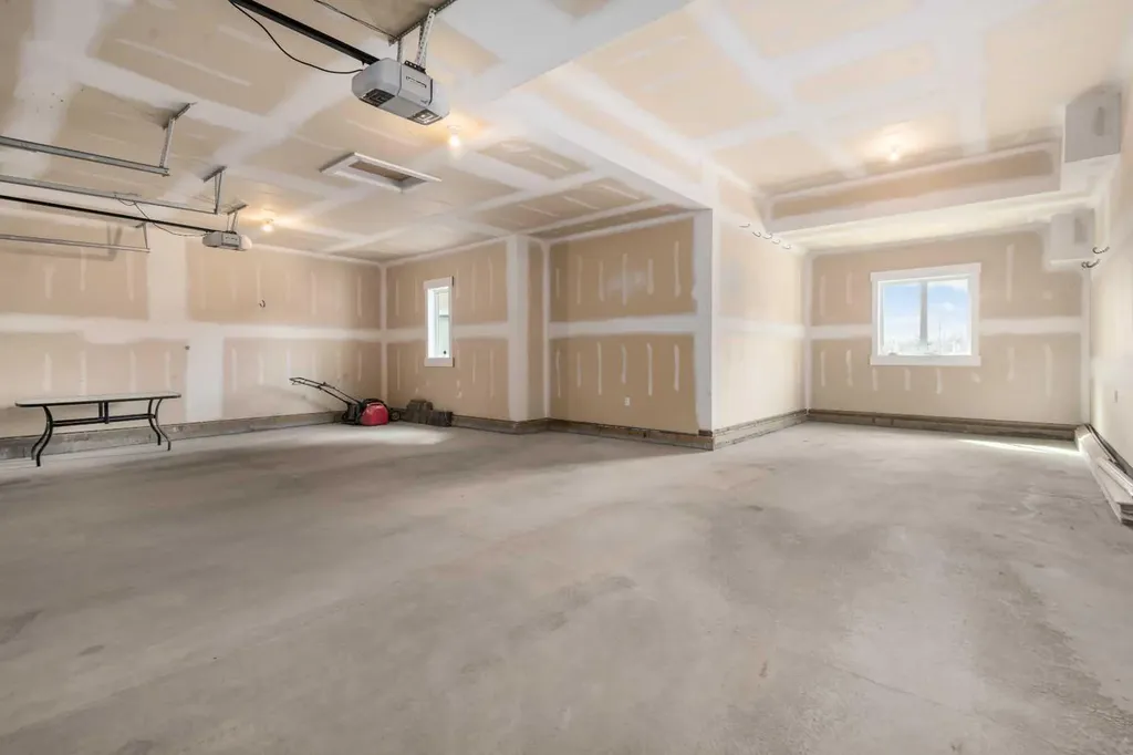 45 Rockcliff Heights NW Calgary AB T3G 0C7