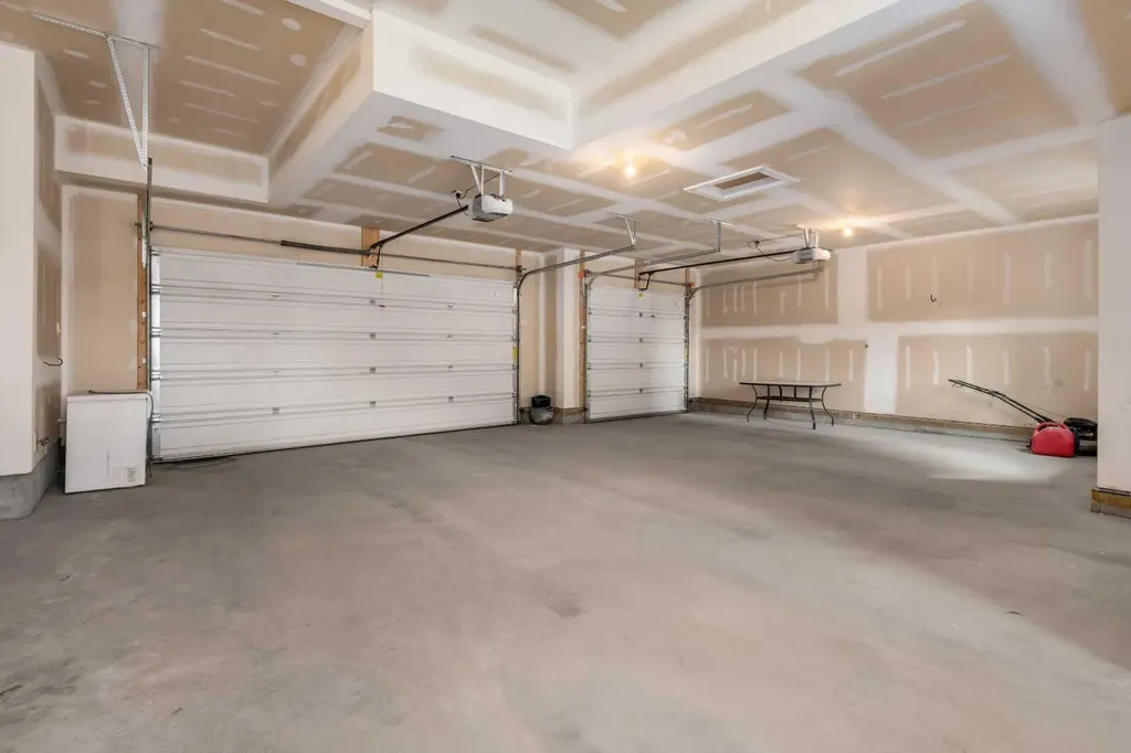 45 Rockcliff Heights NW Calgary AB T3G 0C7
