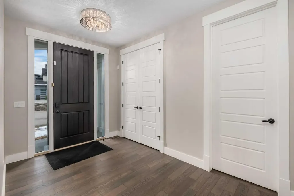45 Rockcliff Heights NW Calgary AB T3G 0C7