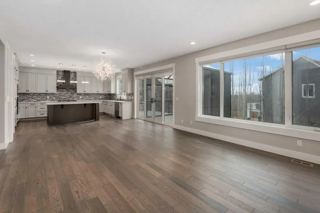 45 Rockcliff Heights NW Calgary AB T3G 0C7