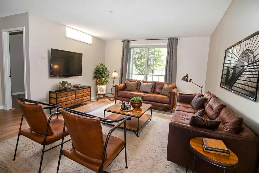 2022 Canyon Meadows Drive SE Calgary AB T2J 7H1