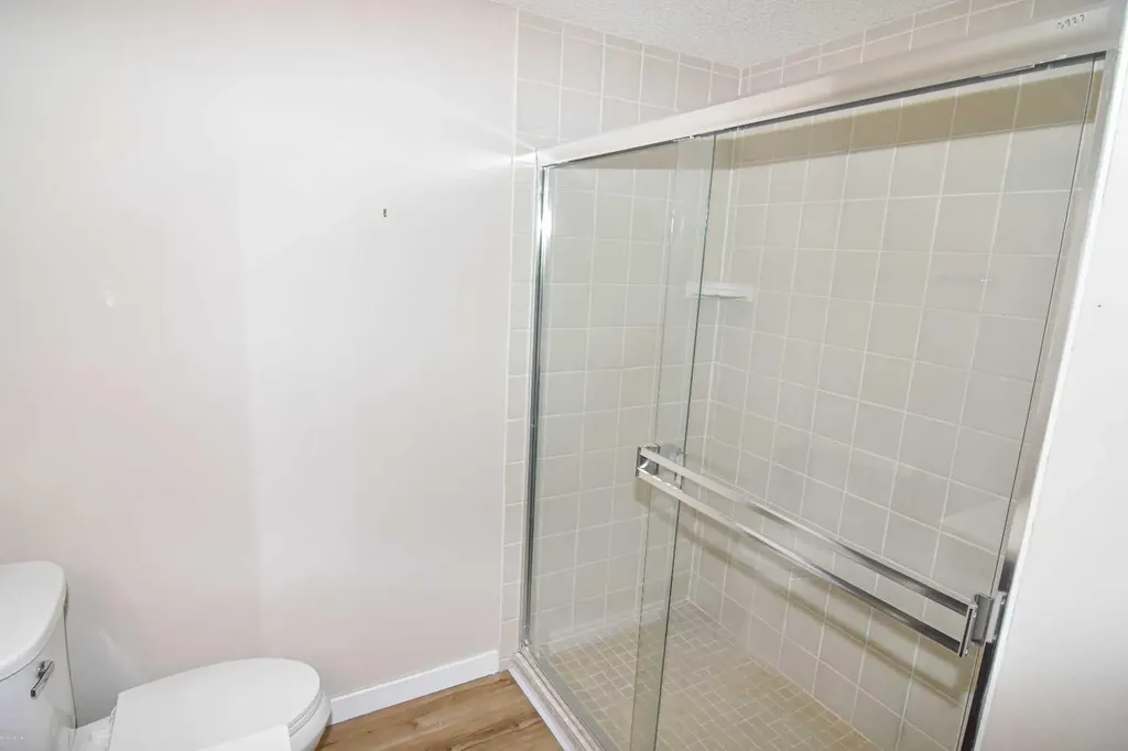 2022 Canyon Meadows Drive SE Calgary AB T2J 7H1