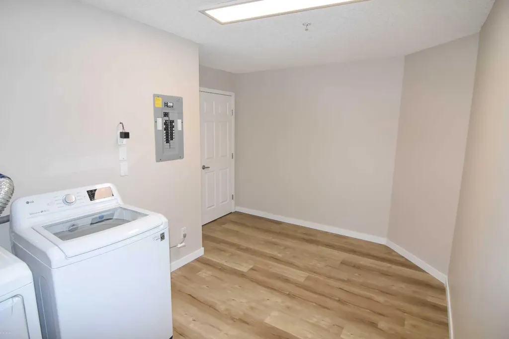 2022 Canyon Meadows Drive SE Calgary AB T2J 7H1
