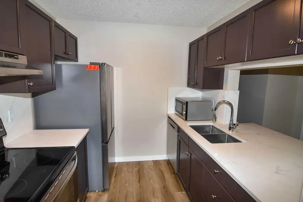 2022 Canyon Meadows Drive SE Calgary AB T2J 7H1
