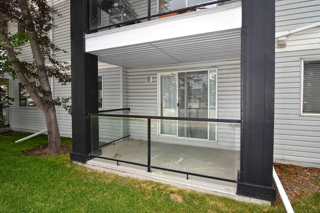 2022 Canyon Meadows Drive SE Calgary AB T2J 7H1