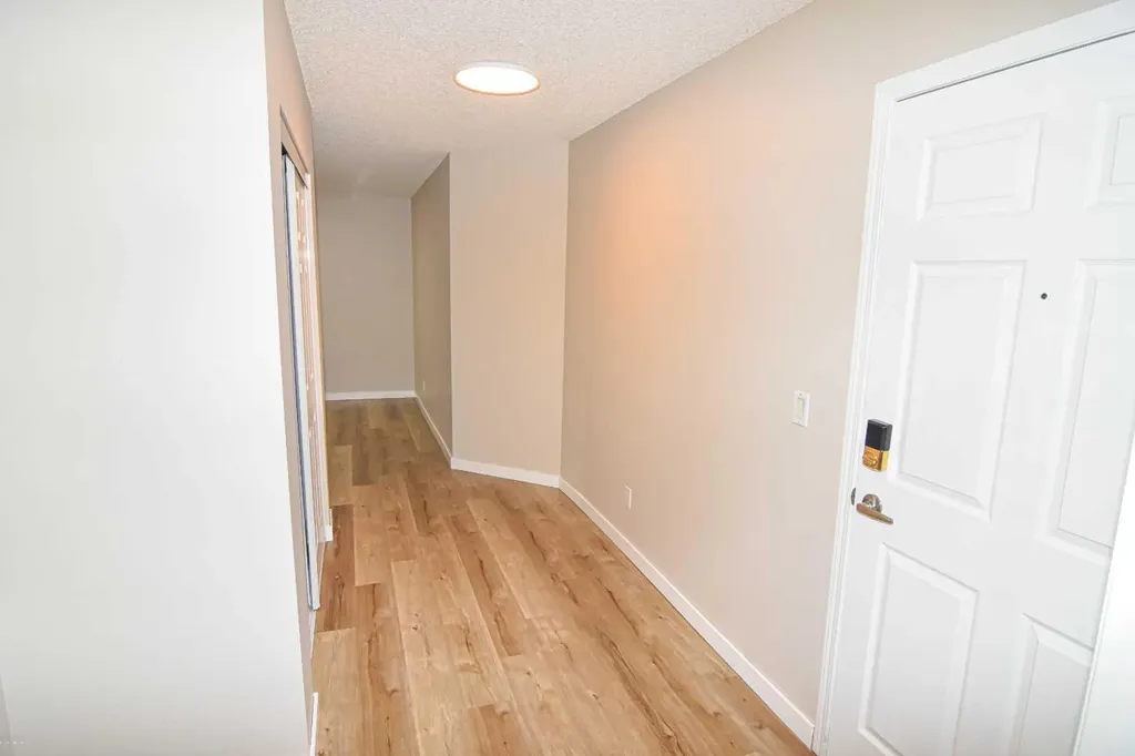 2022 Canyon Meadows Drive SE Calgary AB T2J 7H1