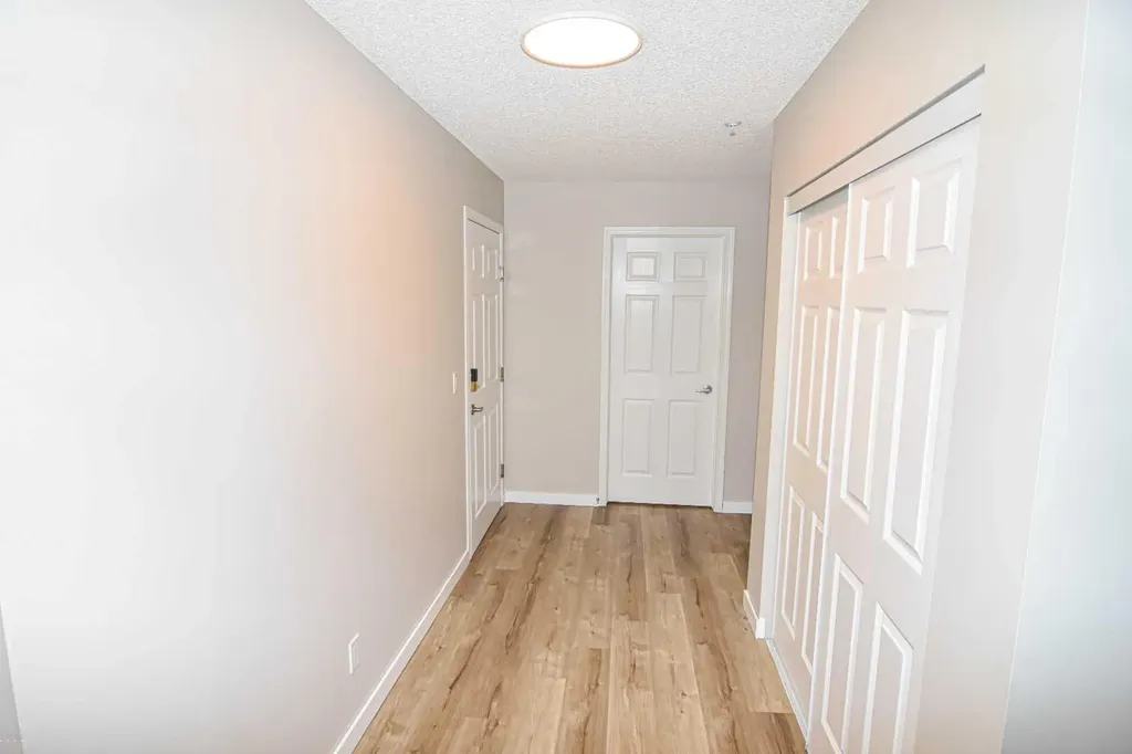2022 Canyon Meadows Drive SE Calgary AB T2J 7H1