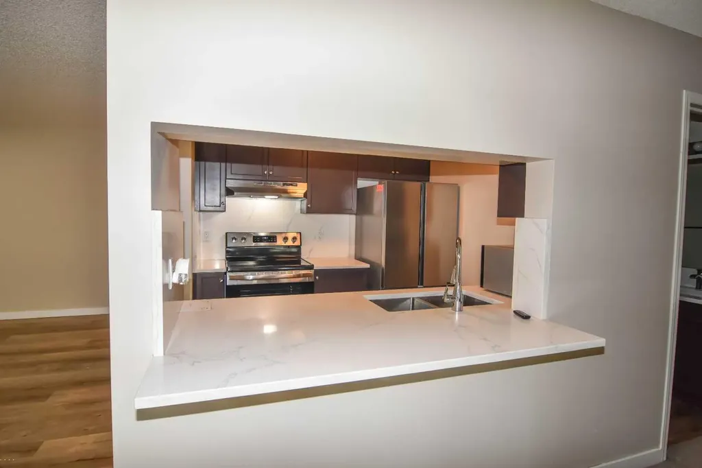 2022 Canyon Meadows Drive SE Calgary AB T2J 7H1