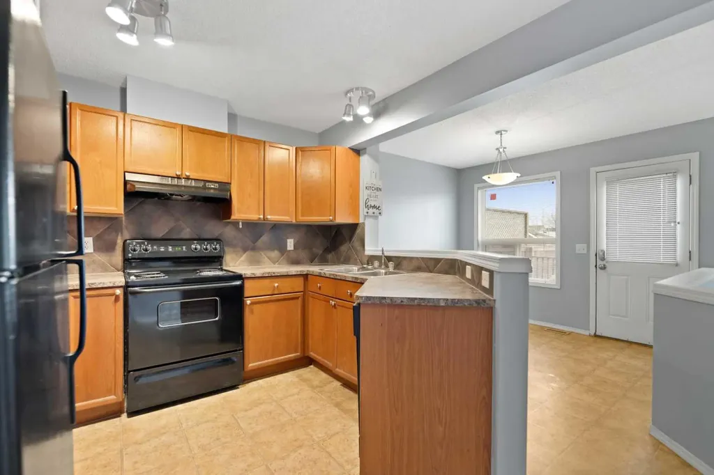 116 Saddlebrook Common NE Calgary AB T3J 5M4