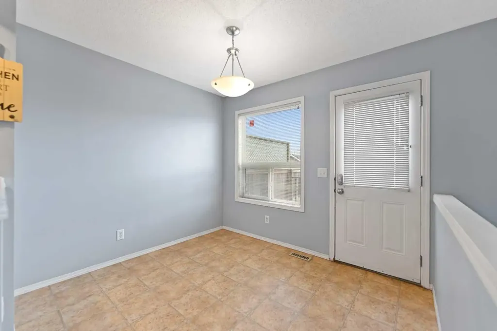 116 Saddlebrook Common NE Calgary AB T3J 5M4