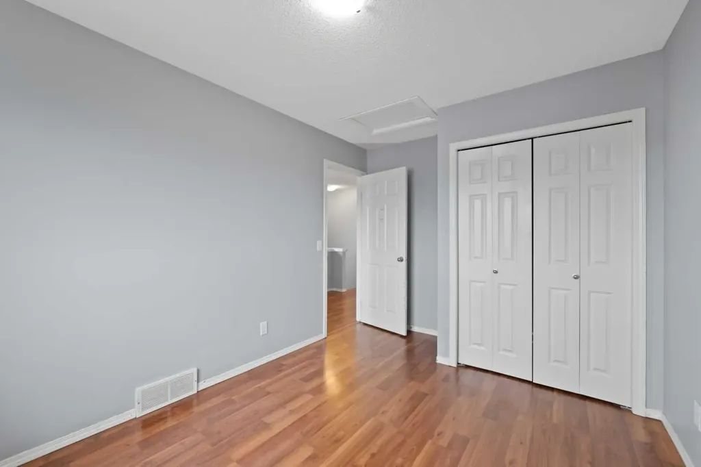 116 Saddlebrook Common NE Calgary AB T3J 5M4