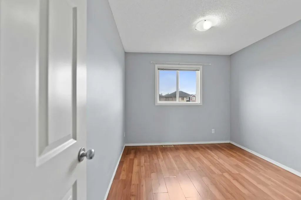 116 Saddlebrook Common NE Calgary AB T3J 5M4