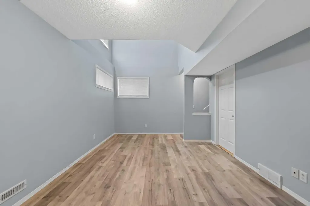 116 Saddlebrook Common NE Calgary AB T3J 5M4