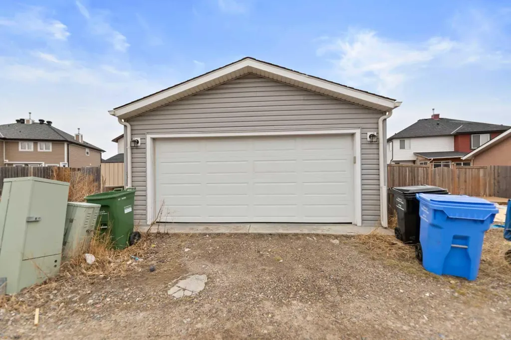 116 Saddlebrook Common NE Calgary AB T3J 5M4