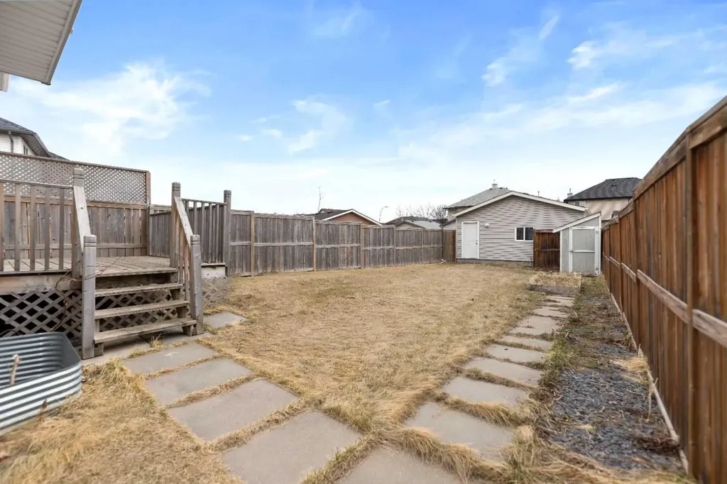 116 Saddlebrook Common NE Calgary AB T3J 5M4