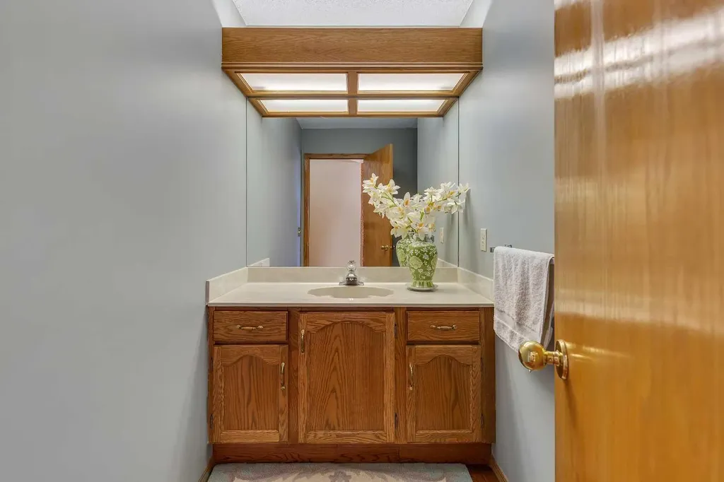 2856 Signal Hill Heights SW Calgary AB T3H 2M6