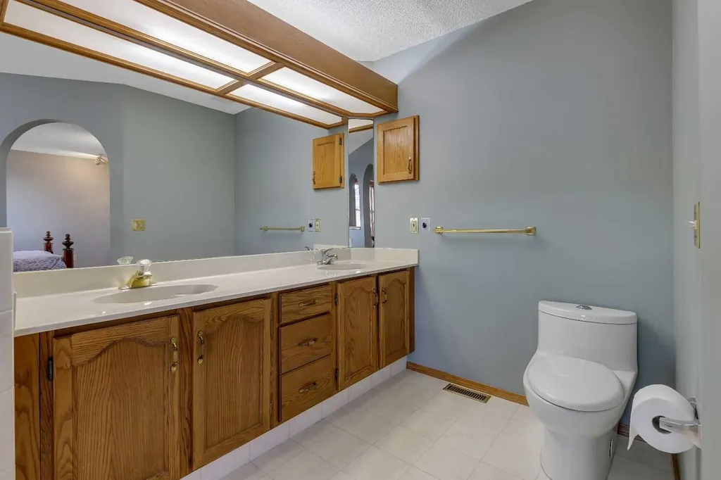 2856 Signal Hill Heights SW Calgary AB T3H 2M6