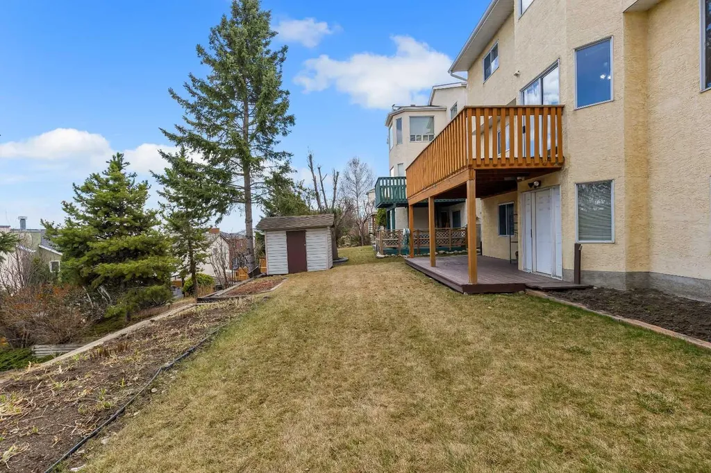 2856 Signal Hill Heights SW Calgary AB T3H 2M6