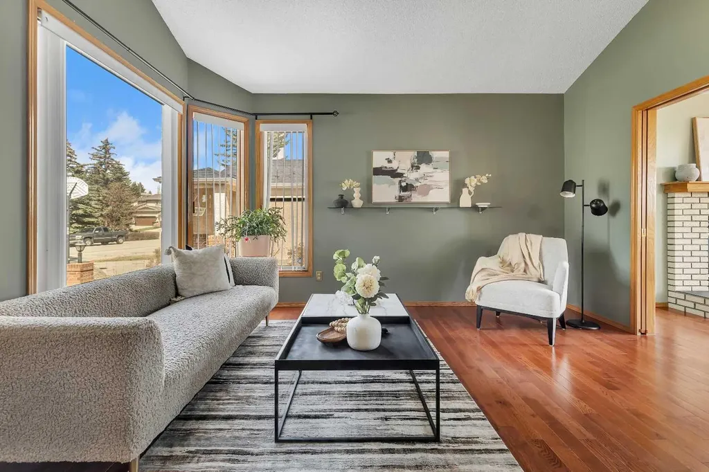 2856 Signal Hill Heights SW Calgary AB T3H 2M6