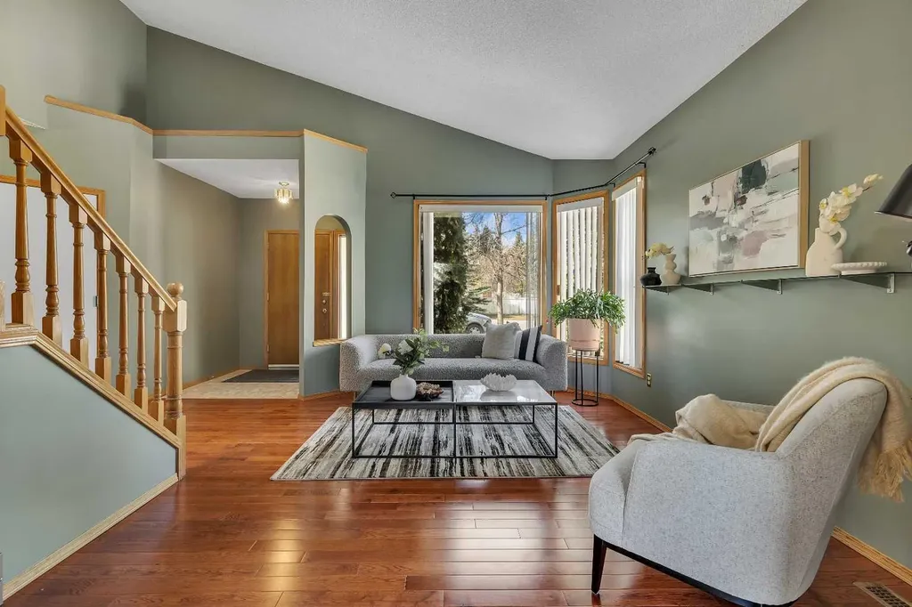 2856 Signal Hill Heights SW Calgary AB T3H 2M6