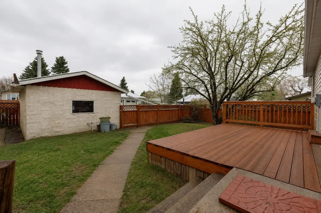 41 Alpine Crescent SE Airdrie AB T4B 1K9