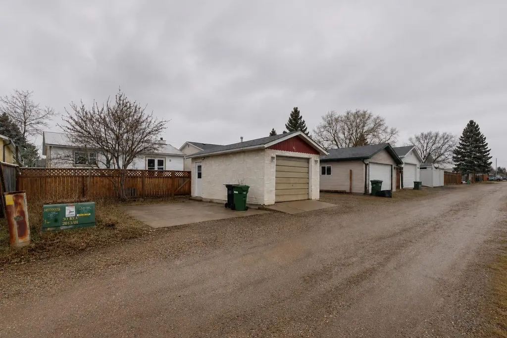 41 Alpine Crescent SE Airdrie AB T4B 1K9