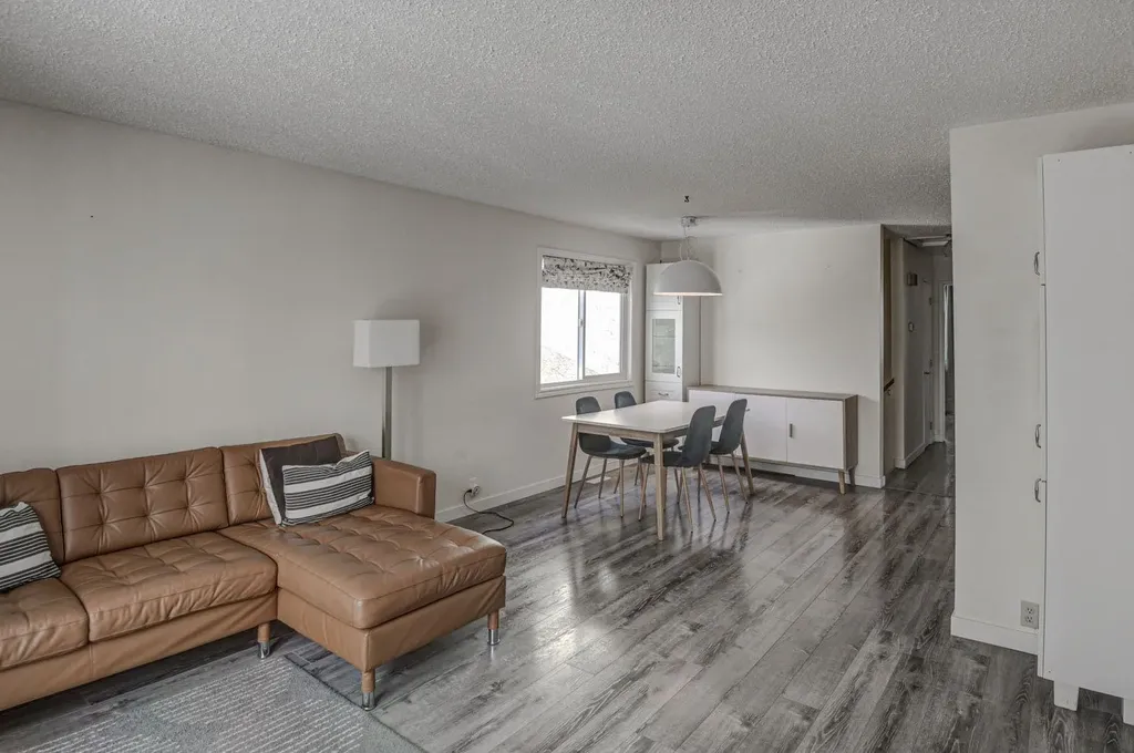 8408 Berkley Road NW Calgary AB T3K 1B4