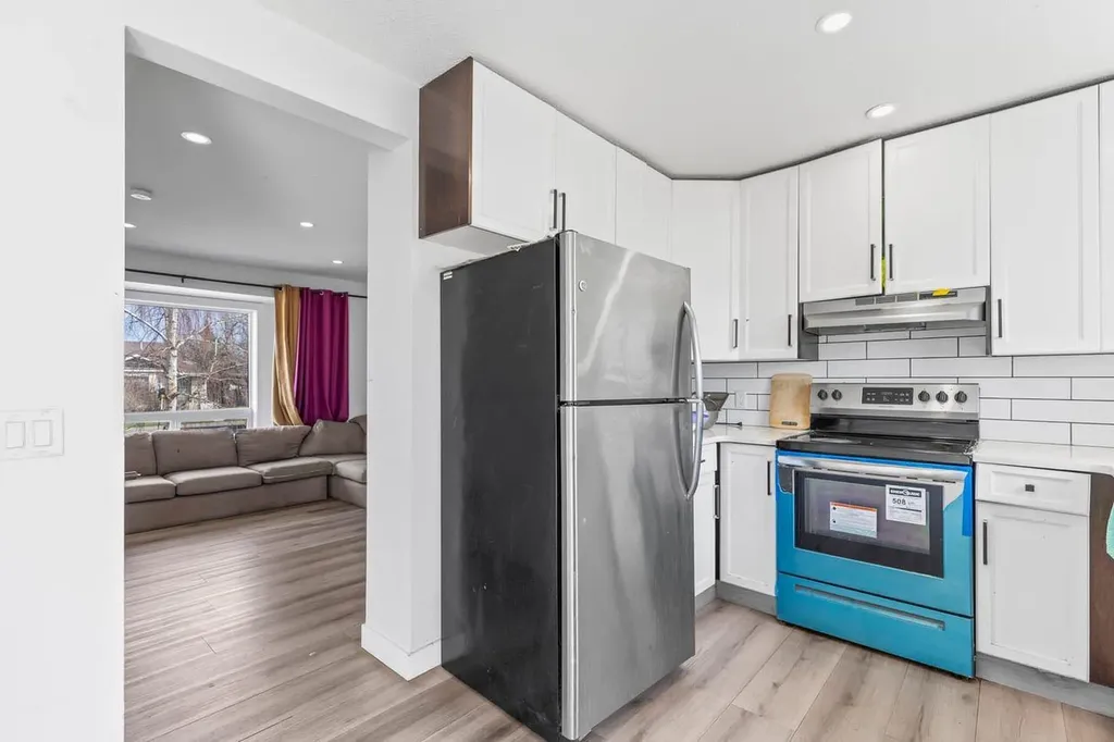 13 Martindale Boulevard NE Calgary AB t3j2t8