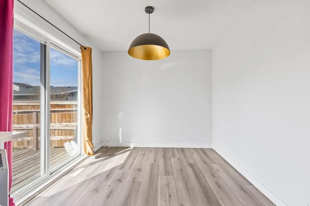 13 Martindale Boulevard NE Calgary AB t3j2t8
