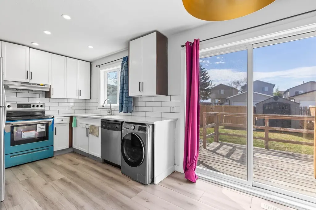 13 Martindale Boulevard NE Calgary AB t3j2t8