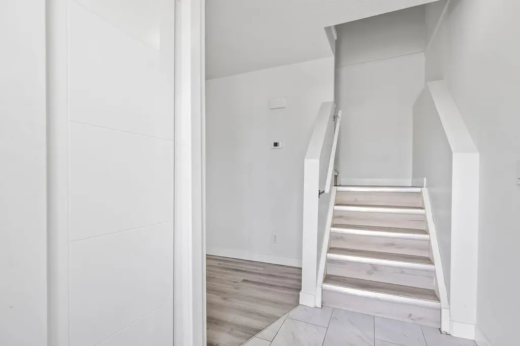 13 Martindale Boulevard NE Calgary AB t3j2t8