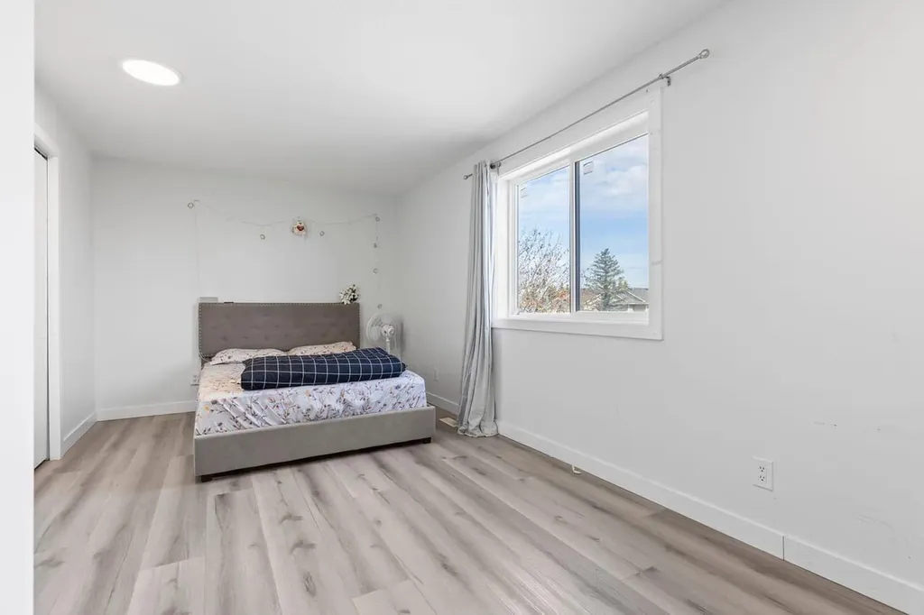 13 Martindale Boulevard NE Calgary AB t3j2t8