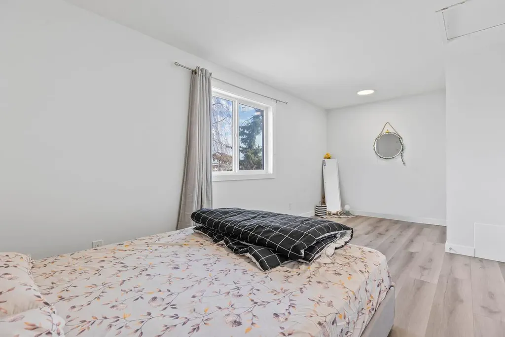 13 Martindale Boulevard NE Calgary AB t3j2t8