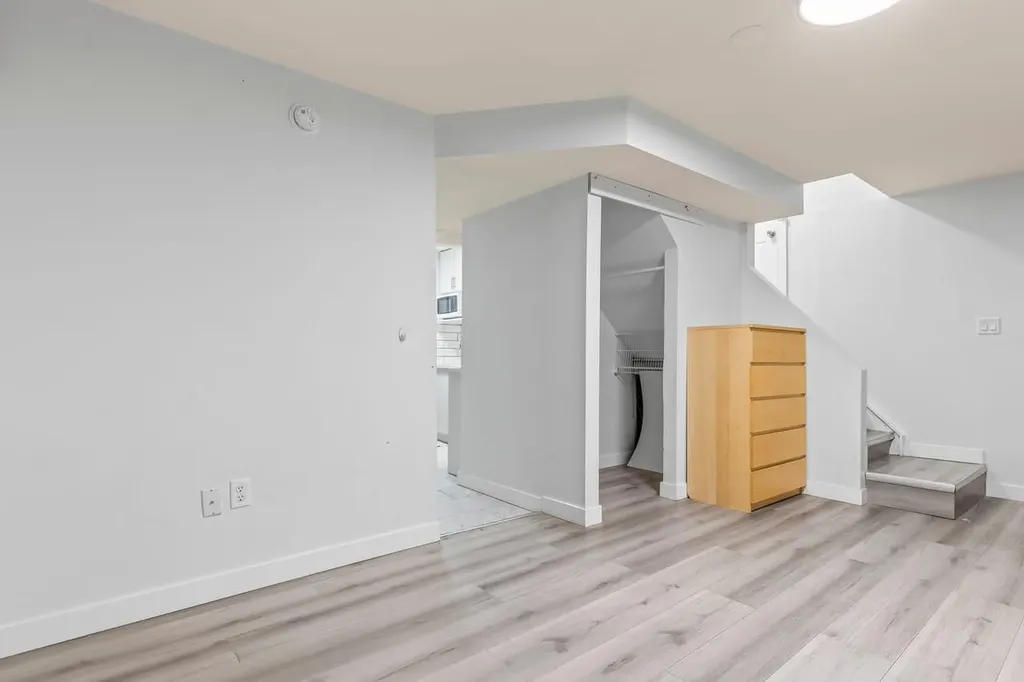 13 Martindale Boulevard NE Calgary AB t3j2t8