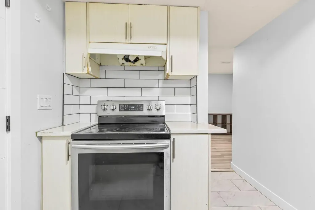 13 Martindale Boulevard NE Calgary AB t3j2t8