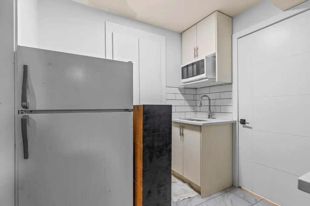 13 Martindale Boulevard NE Calgary AB t3j2t8