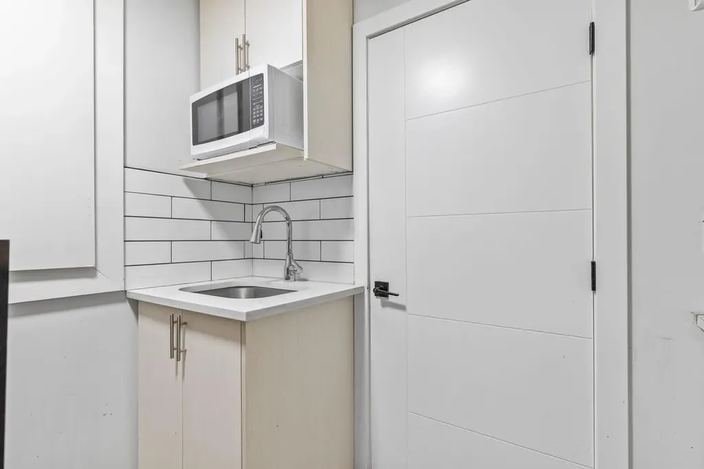 13 Martindale Boulevard NE Calgary AB t3j2t8