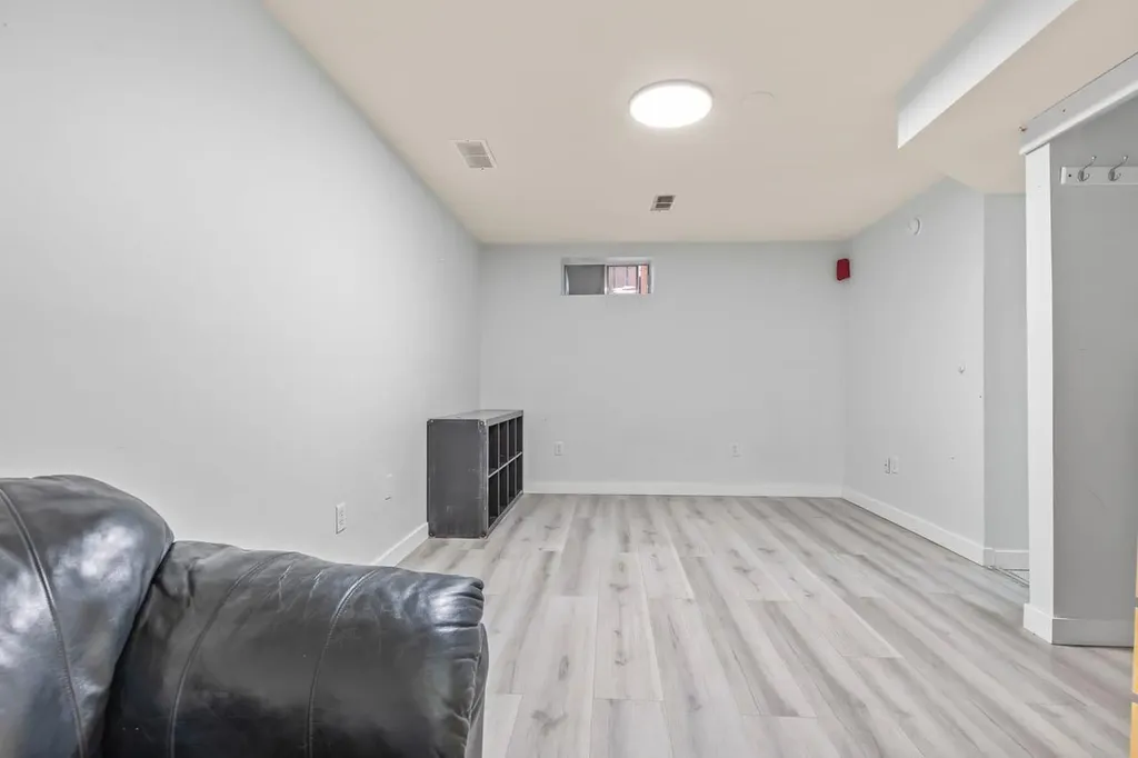 13 Martindale Boulevard NE Calgary AB t3j2t8