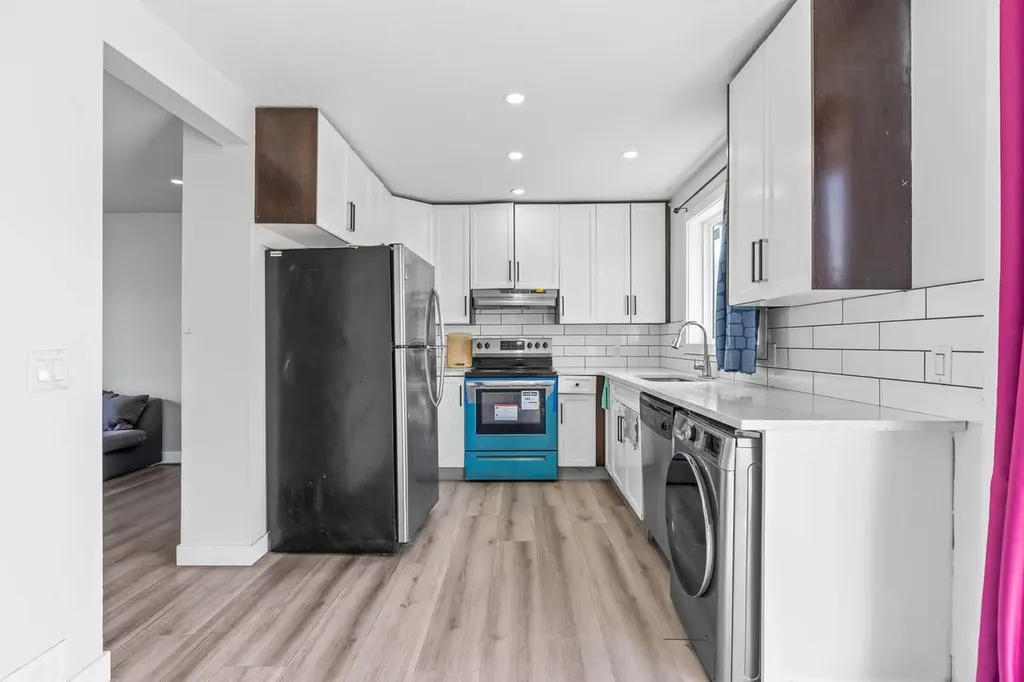 13 Martindale Boulevard NE Calgary AB t3j2t8