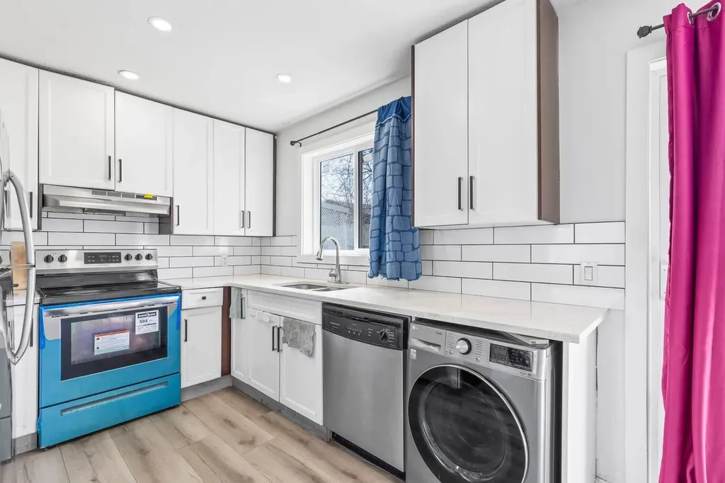 13 Martindale Boulevard NE Calgary AB t3j2t8