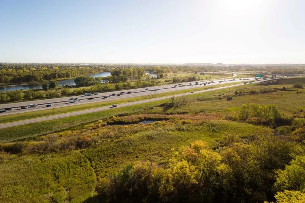 9400 Blackfoot Trail SE Calgary AB T2J 0T2