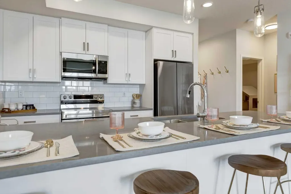 15126 37 Street SW Calgary AB T2Y 0R7
