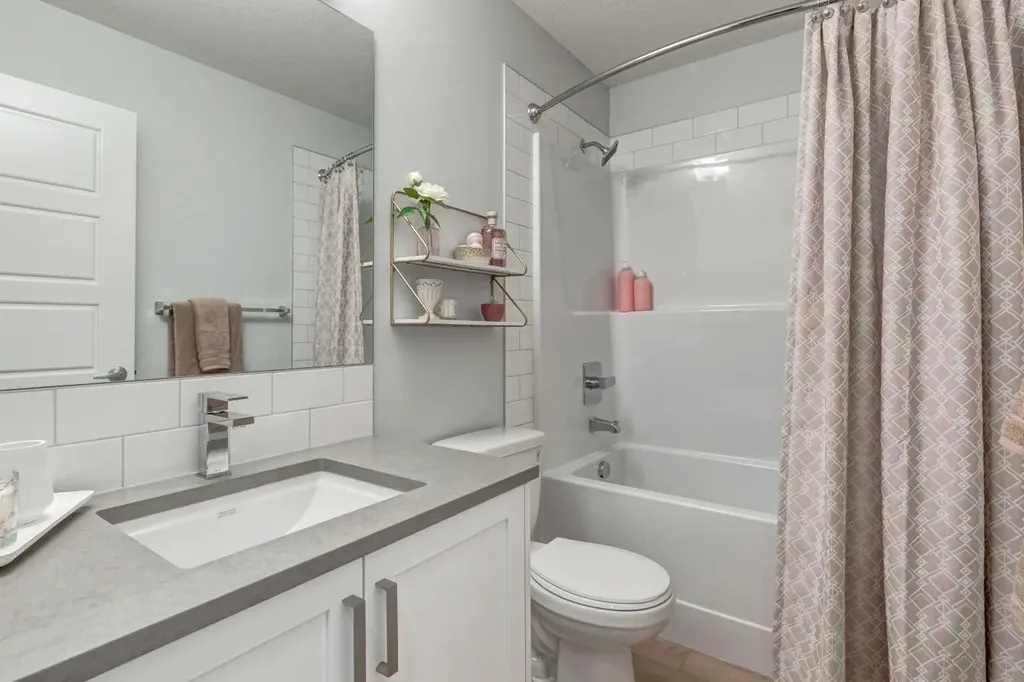 15126 37 Street SW Calgary AB T2Y 0R7