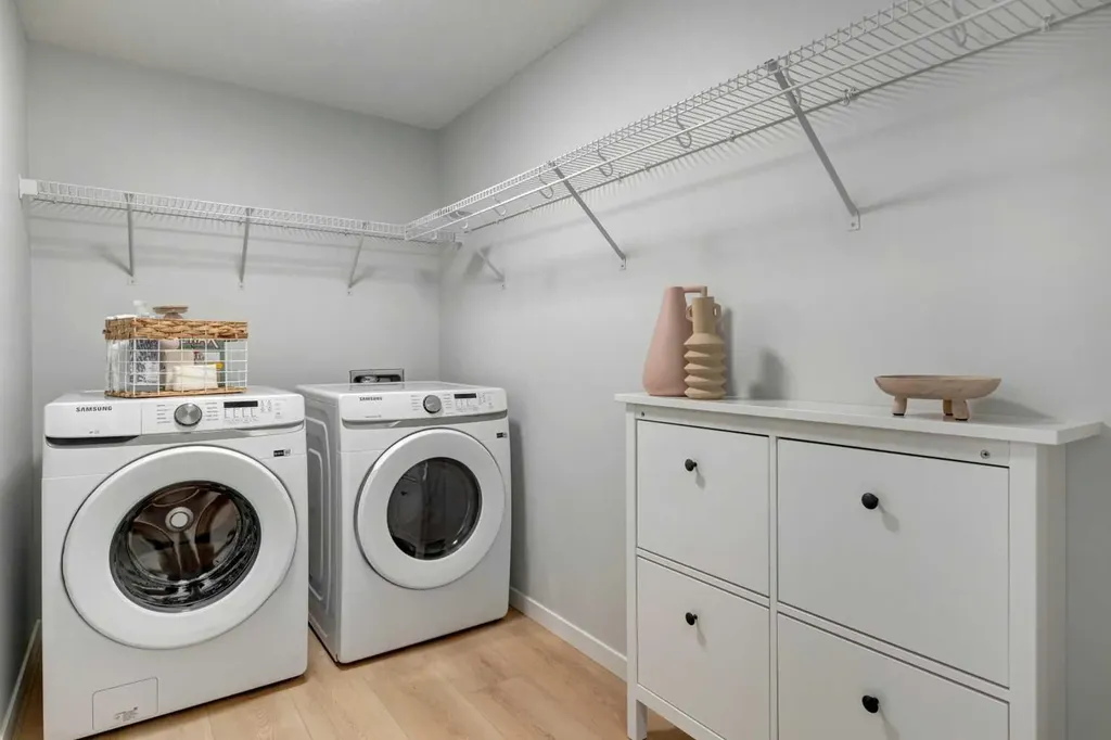 15126 37 Street SW Calgary AB T2Y 0R7