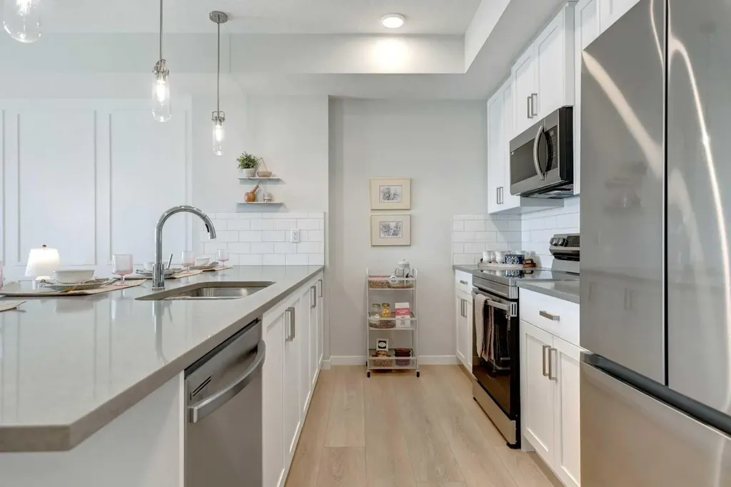 15126 37 Street SW Calgary AB T2Y 0R7