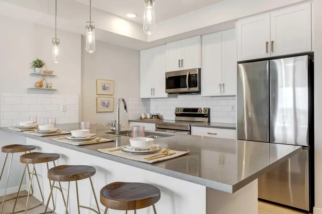 15126 37 Street SW Calgary AB T2Y 0R7