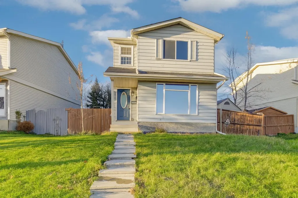 171 Erin Woods Drive SE Calgary AB T2B 2V7